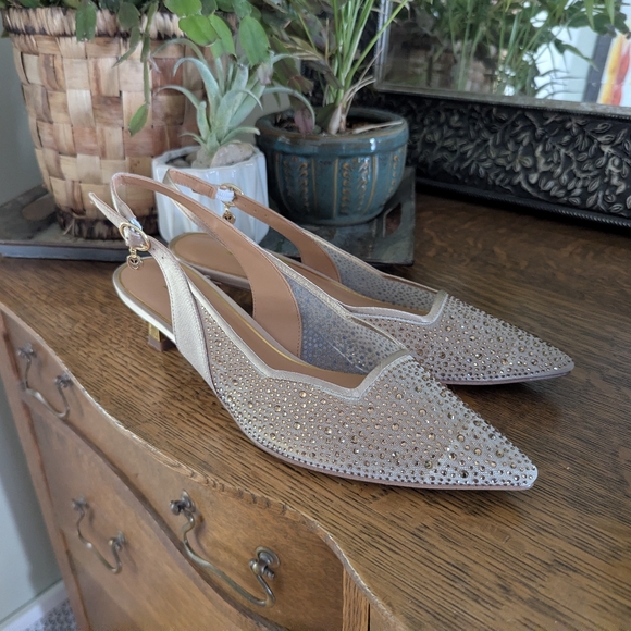 J. Renee Aleksa Women's gold/nude/beige pumps size 10  retail $125 - Picture 2 of 15